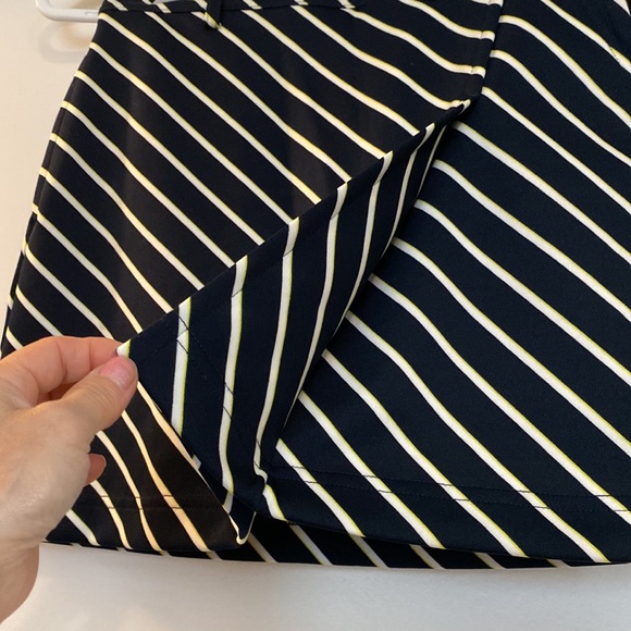 Adidas golf skort pleated stripe (dark blue, white, yellow) US XS - Picture 2 of 5
